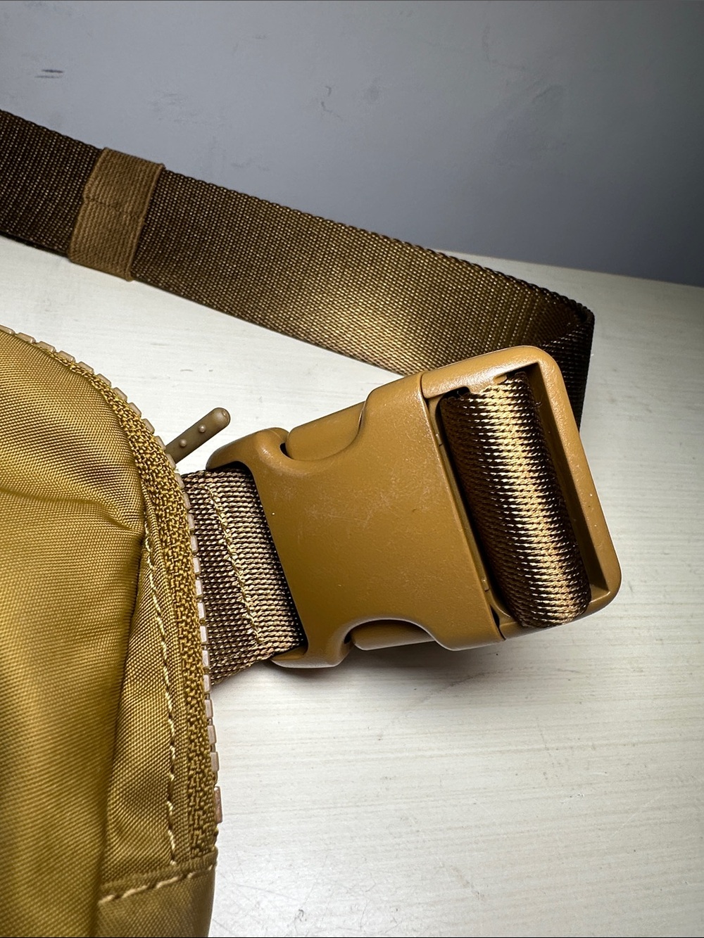 Lululemon Athletica dark Tan Belt crossbody adjustable Bag - Picture 2 of 7